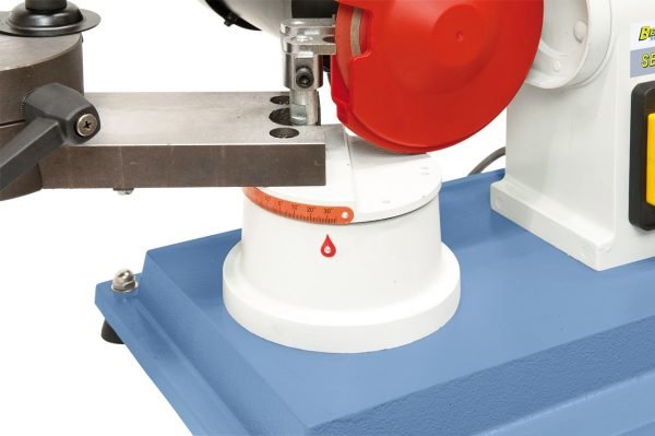 Diskinių pjūklų galandimo staklės Bernardo SBS 700 - fragmentas