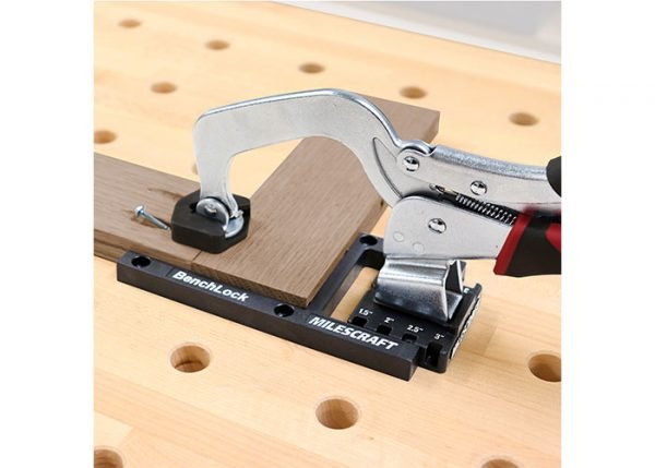 Darbastalio spaustuvų fiksatorius Milescraft - panaudojimo pavyzdys