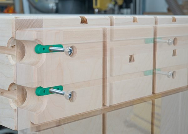 Tvirtinimo priemonių komplektas MATCHFIT Dovetail Track Hardware™ Nut Set - panaudojimo pavyzdys