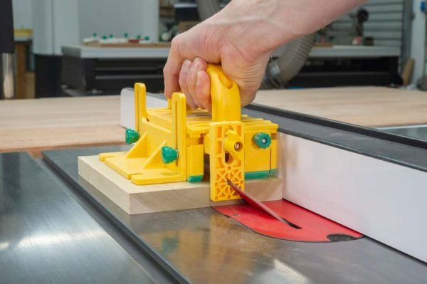 Apsauginių galinės ruošinio dalies atramų komplektas MicroJig GRR-RIPPER Gravity Heel Kit - panaudojimo pavyzdys