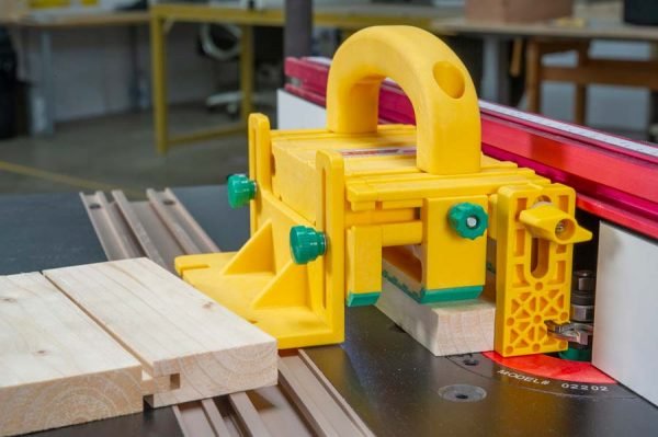 Apsauginių galinės ruošinio dalies atramų komplektas MicroJig GRR-RIPPER Gravity Heel Kit - panaudojimo pavyzdys