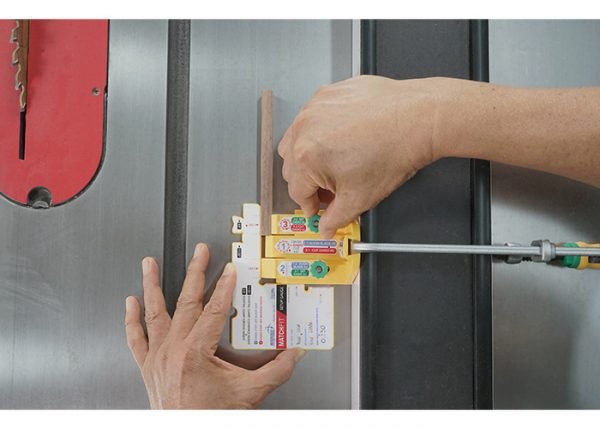 Pagalbinis šablonas griovelių išpjovimui MATCHFIT Dado Stop - panaudojimo pavyzdys