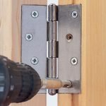 Centruojantis grąžtas vyrių montavimo skylių gręžimui - panaudojimo pavyzdys