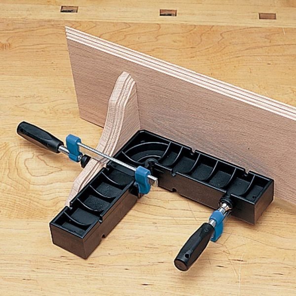 Mini strypinis spaustuvas Rockler Clamp-It Bar Clamp - panaudojimo pavyzdys