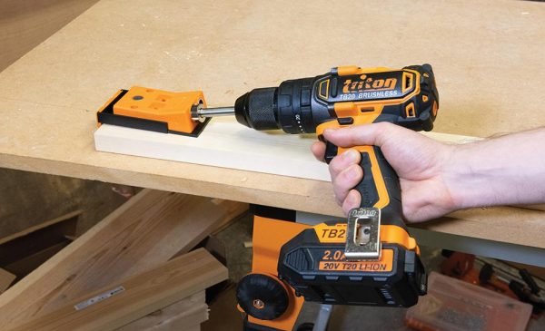 Pagalbinis šablonas paslėptų skylių (Pocket hole) gręžimui Triton T2PHJS - panaudojimo pavyzdys