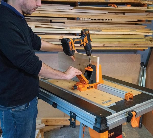 Pagalbinis šablonas paslėptų skylių gręžimui Triton Master Set T6PHJM - panaudojimo pavyzdys