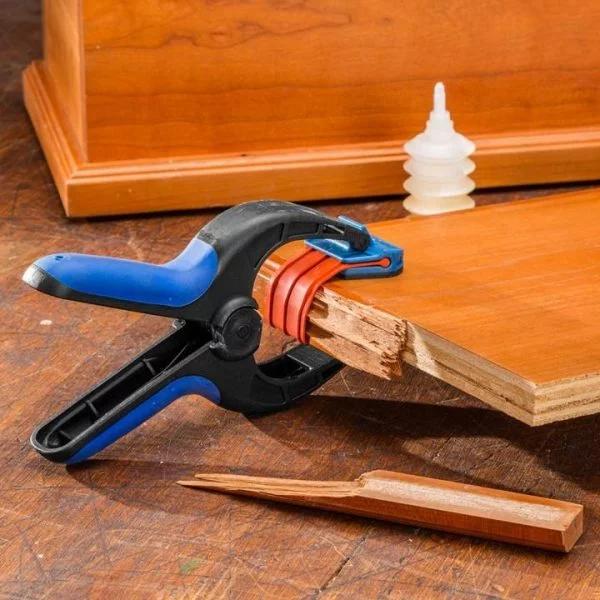 Didelis spyruoklinis spaustuvas su pagalbine juostele Bandy Clamp