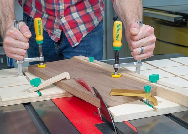 Darbastalio spaustuvų komplektas su priedais MATCHFIT Dovetail Track Clamp PRO