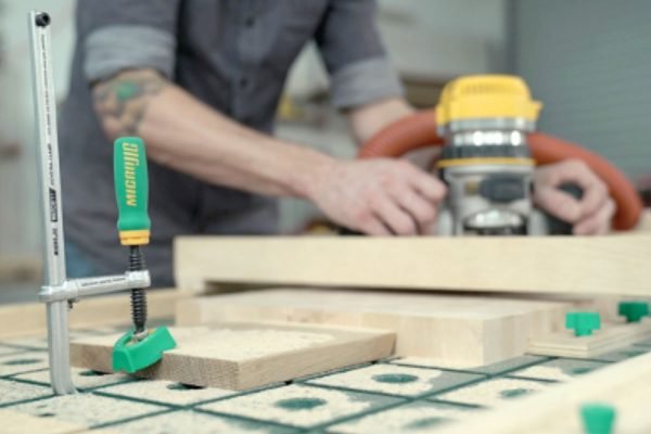 Darbastalio spaustuvas MATCHFIT Dovetail Track Clamp