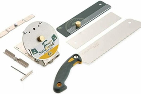 Reguliuojamas pjovimo kreiptuvas su japonišku pjūklu