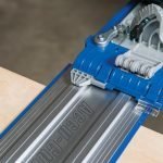 Universali kreipiančioji liniuotė diskiniams pjūklams Kreg Accu-Cut