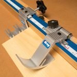 Pagalbinių priemonių medienos skersavimo staklių stalui komplektas Kreg Precision Trak & Stop Kit KMS8000