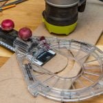 Mažų apskritimų išpjovimo šablonas Milescraft SmallCircleCompass - panaudojimo pavyzdys