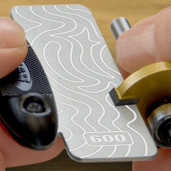 Dvipusis deimantinis galąstuvas medienos apdirbimo frezų galandimui MPOWER ROUTER BIT DIAMOND STONE 300/600 - panaudojimo pavyzdys