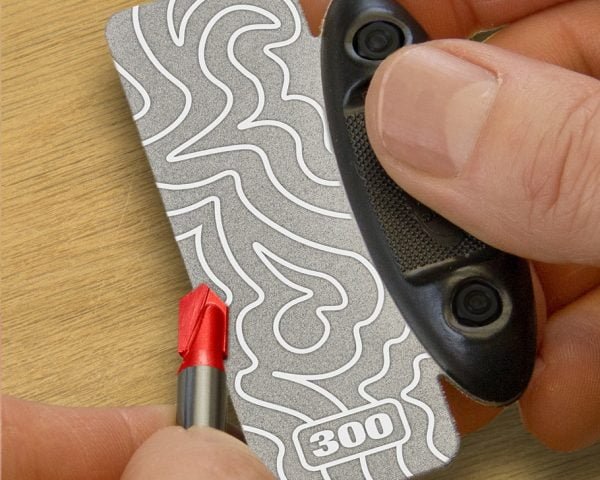 Dvipusis deimantinis galąstuvas medienos apdirbimo frezų galandimui MPOWER ROUTER BIT DIAMOND STONE 300/600 - panaudojimo pavyzdys