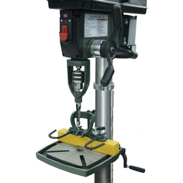 Priedas gręžimo staklių pritaikymui keturkampiams grąžtams