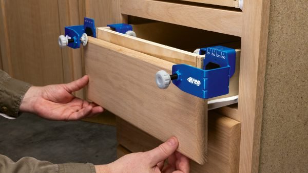 Stalčių fasadų montavimo įrankis Kreg Drawer Front Mounting Jig - panaudojimo pavyzdys