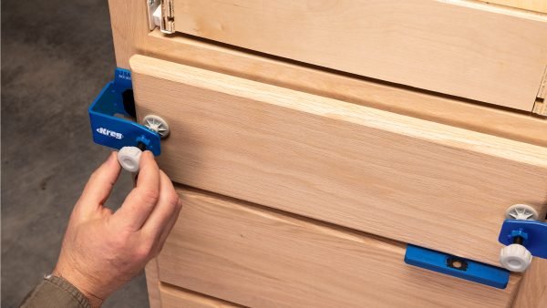 Stalčių fasadų montavimo įrankis Kreg Drawer Front Mounting Jig - panaudojimo pavyzdys