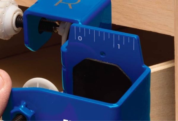 Stalčių fasadų montavimo įrankis Kreg Drawer Front Mounting Jig - panaudojimo pavyzdys