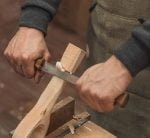 Dvirankis traukiamasis peilis