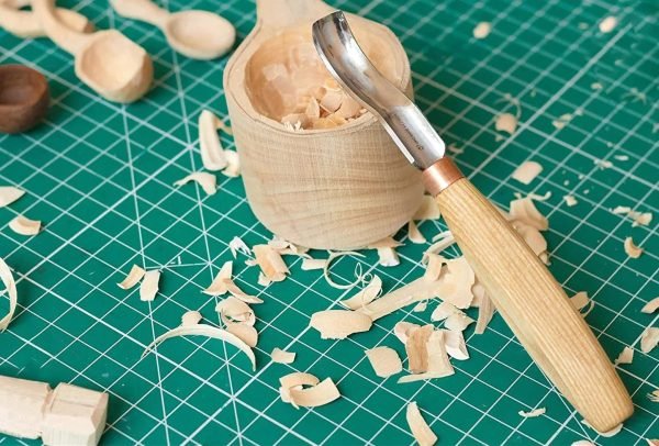 Dalinai išlenktas pusapvalis drožybos kaltas 14mm