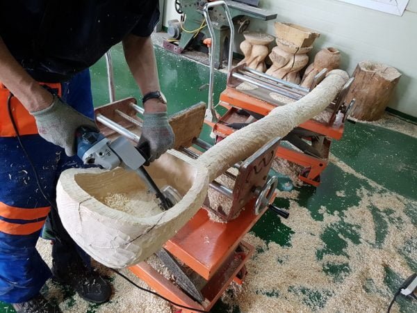 Drožybos priedas kampiniam šlifuokliui Manpa Tools Belt Cutter Attachment - panaudojimo pavyzdys