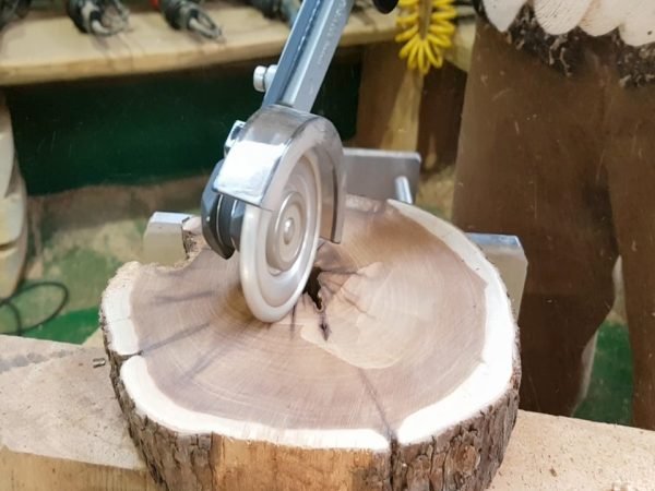 Drožybos diskas su 8mm pjovimo briaunomis Manpa Tools Circular Cutter 4" (100mm) - panaudojimo pavyzdys