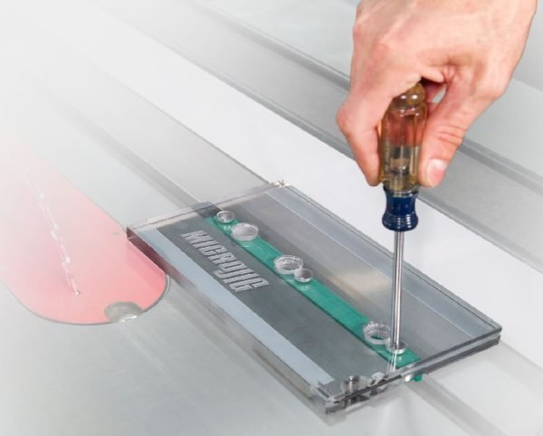 Tikslaus nustatymo šliaužiklis MicroJig ZEROPLAY Miter Bar - panaudojimo pavyzdys