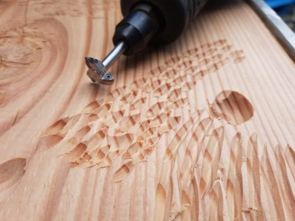 Mini drožtuvas SCR 6mm koteliu Manpa Tools Mini Triangular Carving Bit - panaudojimo pavyzdys