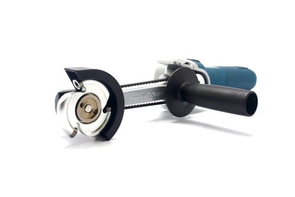 Drožybos diskas su apvaliomis pjovimo briaunomis Manpa Tools Circular Cutter 3" (70 mm) sumontuotas ant drožybos priedo Manpa Tools Multi Cutter Attachment