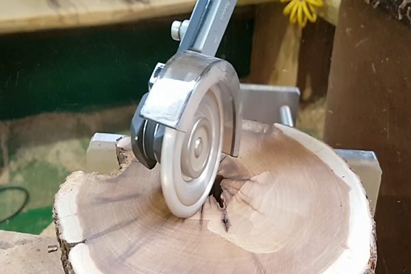 Drožybos diskas su apvaliomis pjovimo briaunomis Manpa Tools Circular Cutter 3" (70 mm) - panaudojimo pavyzdys