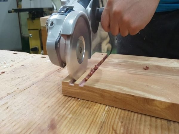 Drožybos diskas su keturkampėmis pjovimo briaunomis Manpa Tools Square Cutter 3" (70 mm) - panaudojimo pavyzdys