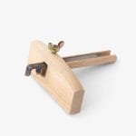 Japoniškas staliaus įrankis lygiagrečių linijų brėžimui