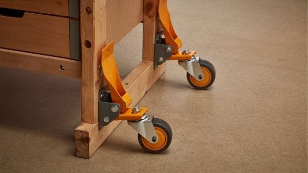 Ratukai sunkaus staliaus varstoto perstūmimui