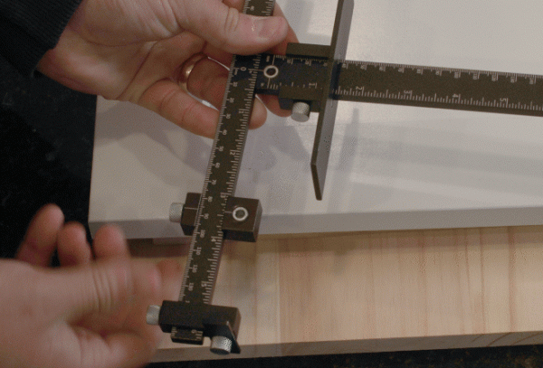 Baldų rankenėlių įstatymo šablonas KREG Cabinet Hardware Jig Pro