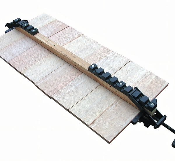 Keturpusis skydo klijavimo spaustuvas - panaudojimo pavyzdys