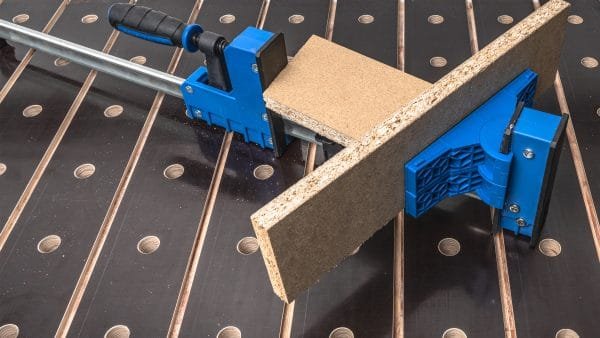 Pasukama galvutė korpusiniam spaustuvui - panaudojimo pavyzdys