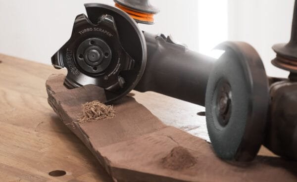 Arbortech rotacinis drožtuvas TURBO Scraper - panaudojimo pavyzdys