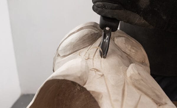 Elektrinis kaltas Arbortech Power Chisel - panaudojimo pavyzdys