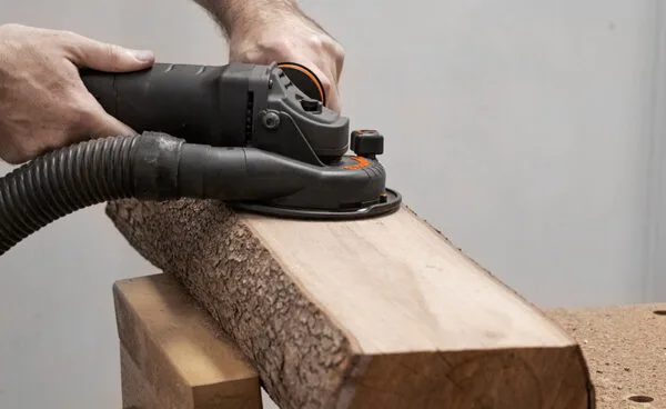 Elektrinis šlifuoklis Arbortech Power Carving Unit - panaudojimo pavyzdys