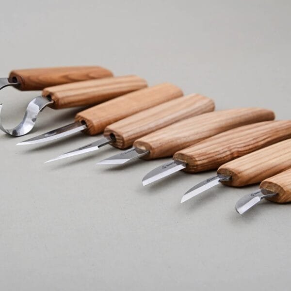 Universalus įrankių rinkinys šaukštų ir puodelių drožybai