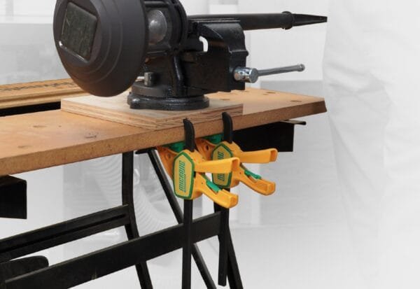 Darbastalio spaustuvų komplektas 2 vnt. MicroJig MatchFit GRR-RIP - panaudojimo pavyzdys