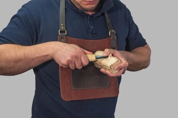 Odinė krūtinės apsauga drožėjams Adjustable Leather Carving Bib